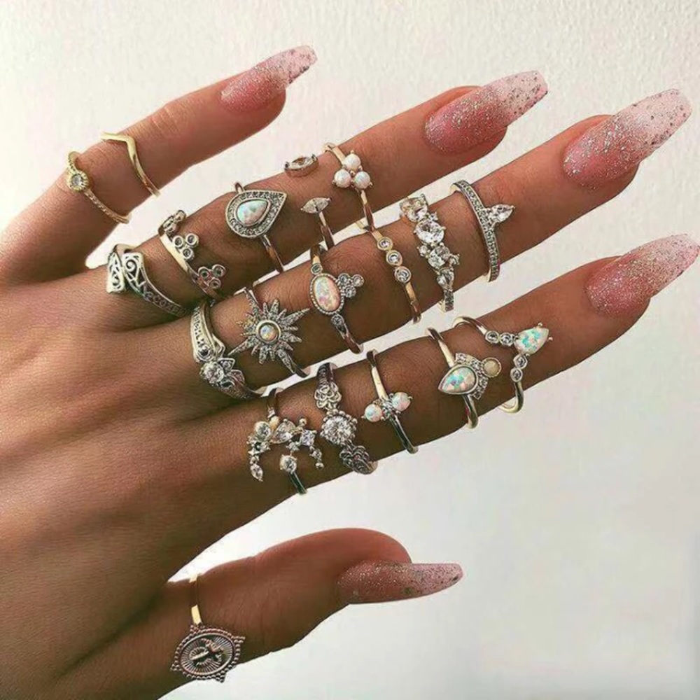 3/$25⚡️gold boho stackable drop moon star ring set